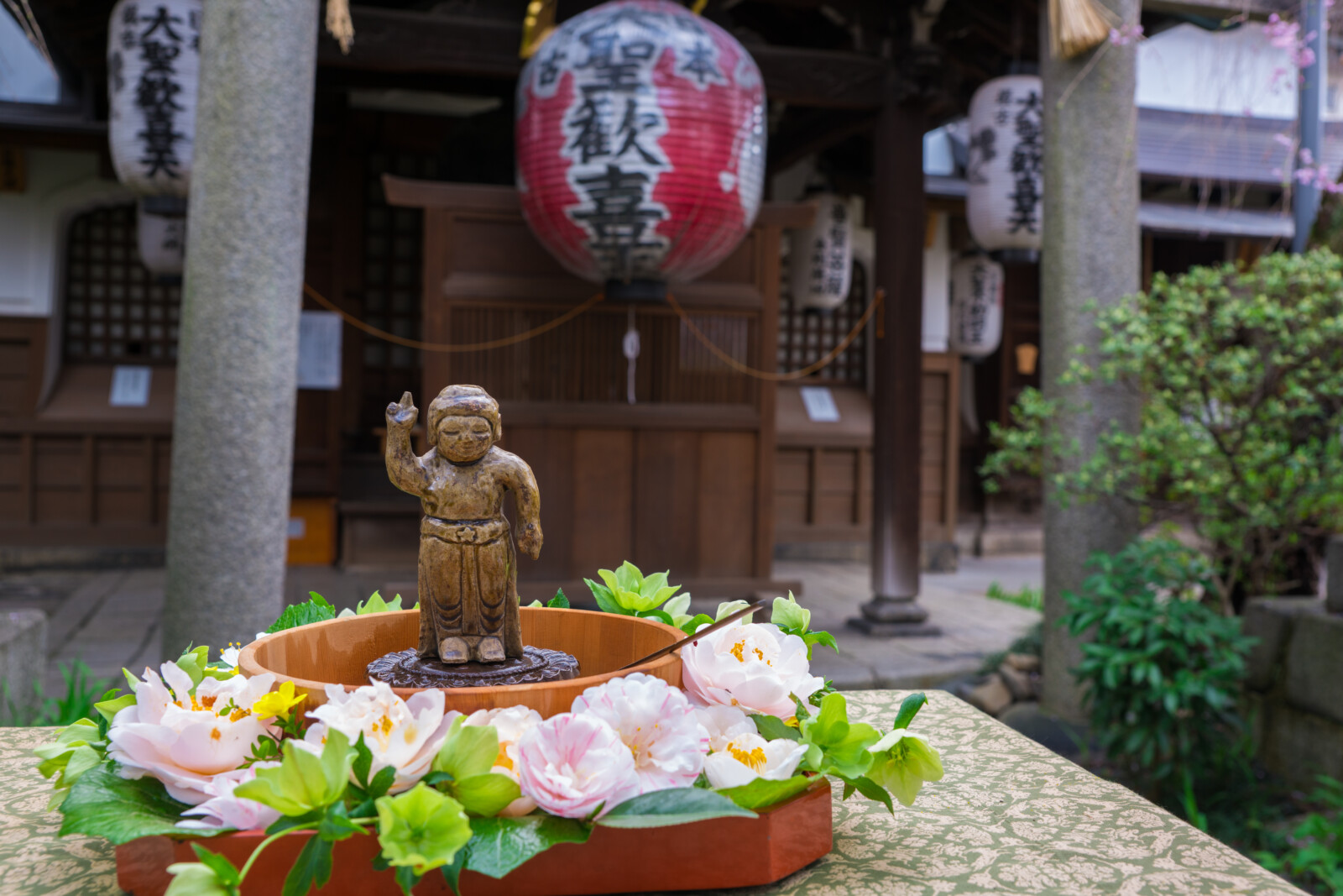 ４月8日は花まつり。”仏教版のクリスマス”でお釈迦さまをお祝いしよう！